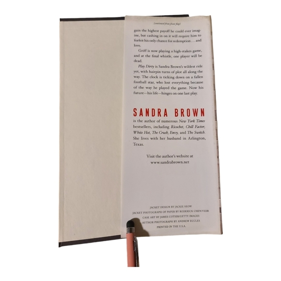 Sandra Brown Play Dirty & Best Kept Secrets Hardcover Books - Picture 4 of 6